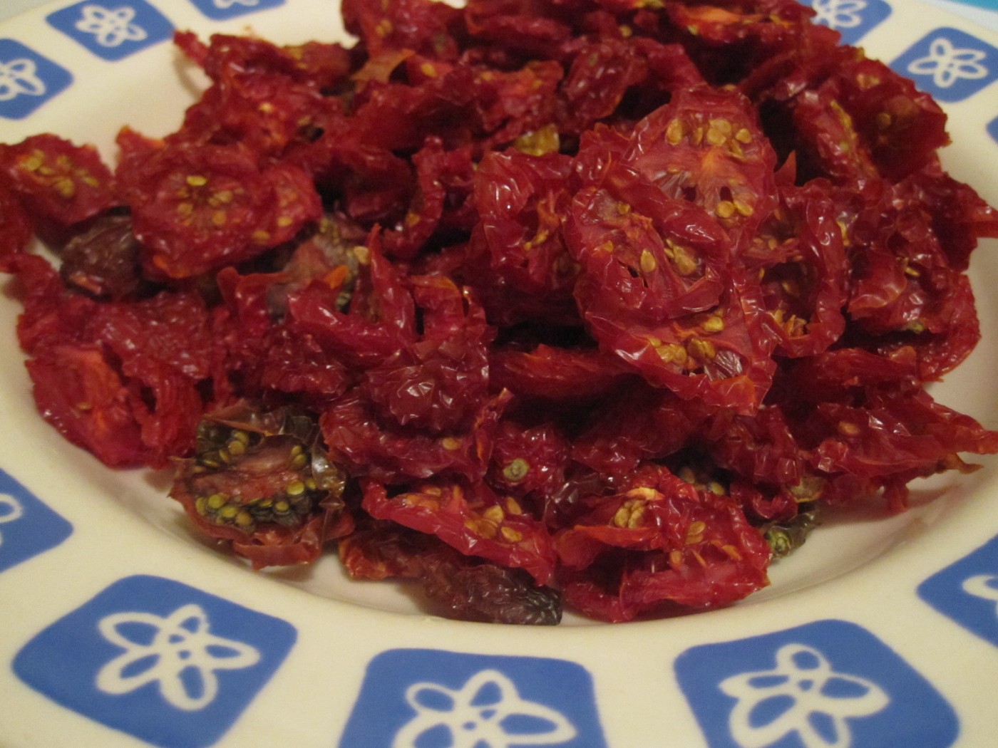 Make Your Own “Sun-dried” Tomatoes & Bring a Piece of Summer into the Fall